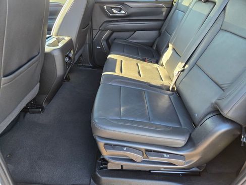 Used 2024 Chevrolet Suburban LT image 11