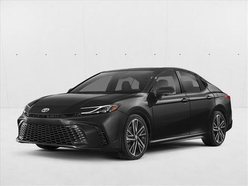 Used 2025 Toyota Camry XSE FWD image 1