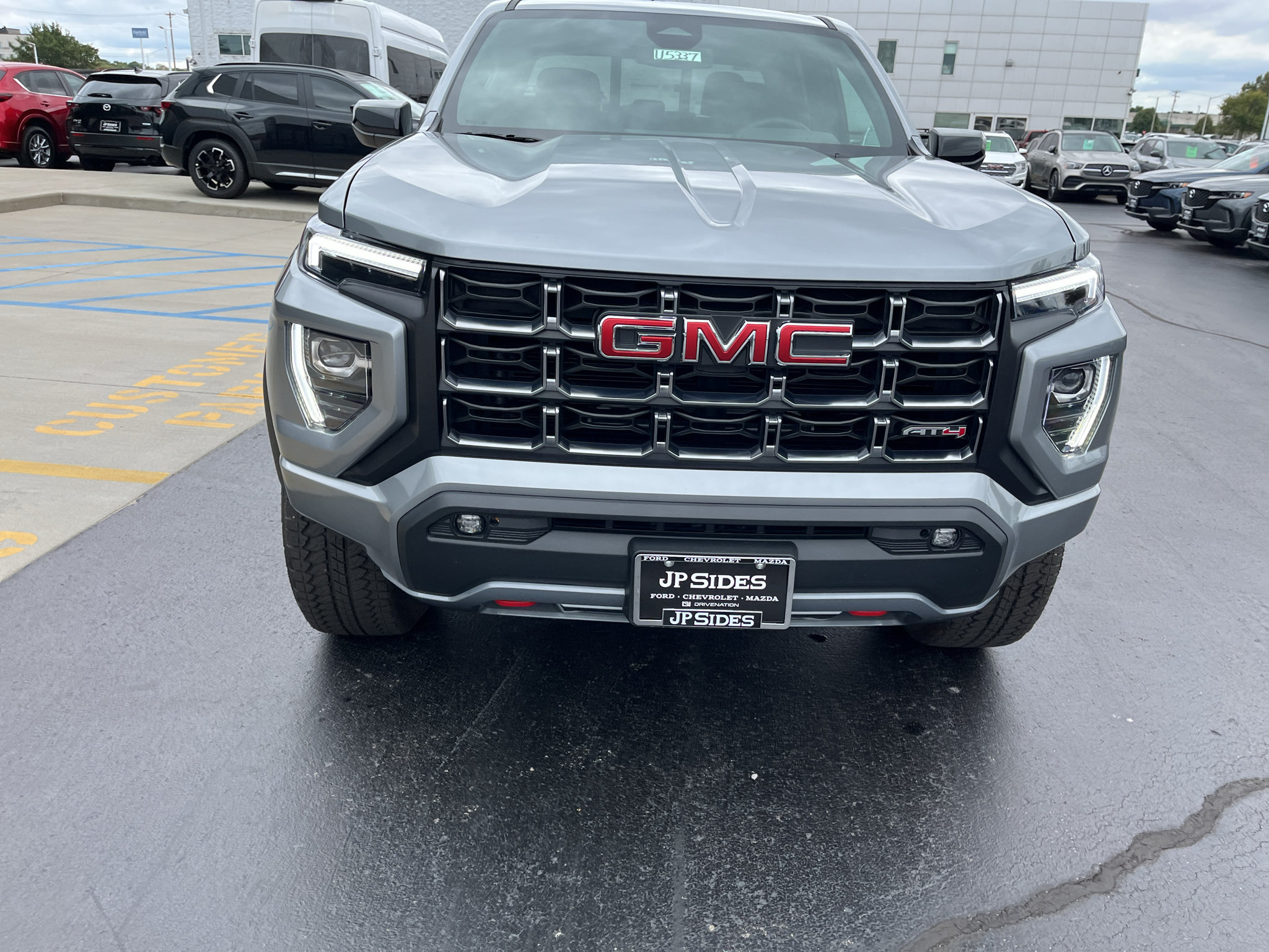 Used 2025 GMC Canyon AT4 AWD/4WD image 5