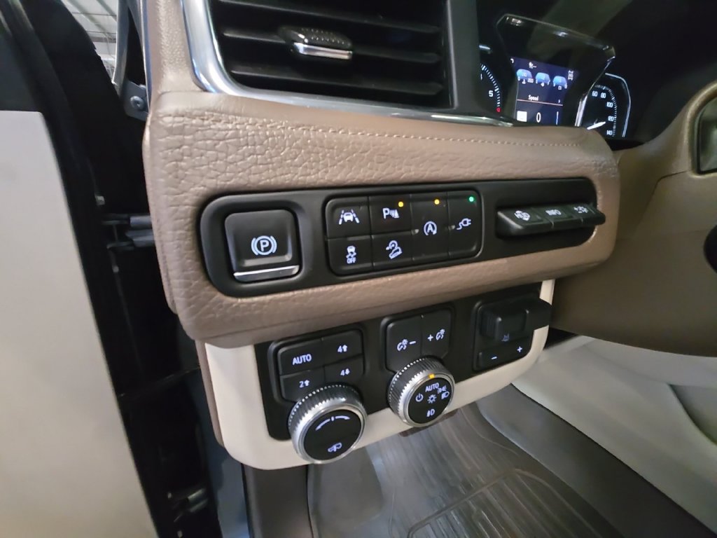 Certified 2021 GMC Yukon Denali w/ Denali Ultimate Package AWD/4WD image 32