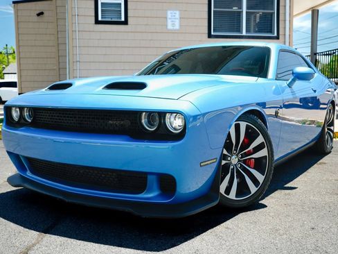 Used 2023 Dodge Challenger SRT Hellcat w/ Driver Convenience Group RWD image 9