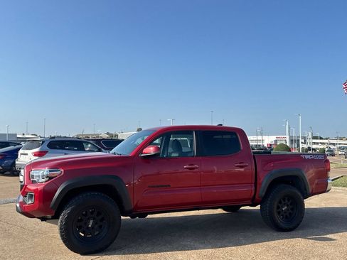 Used 2017 Toyota Tacoma TRD Off-Road w/ Tow Package (A/T) AWD/4WD image 9
