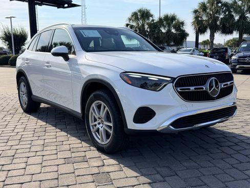Certified 2025 Mercedes-Benz GLC 300 image 7