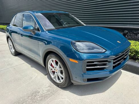 Certified 2026 Porsche Cayenne S AWD/4WD image 12