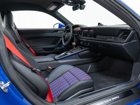 Used 2026 Porsche 911 Carrera T RWD image 37