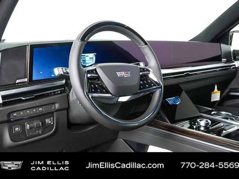 Certified 2026 Cadillac Escalade Luxury image 4