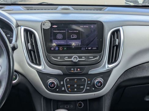 Used 2022 Chevrolet Equinox LT FWD image 16