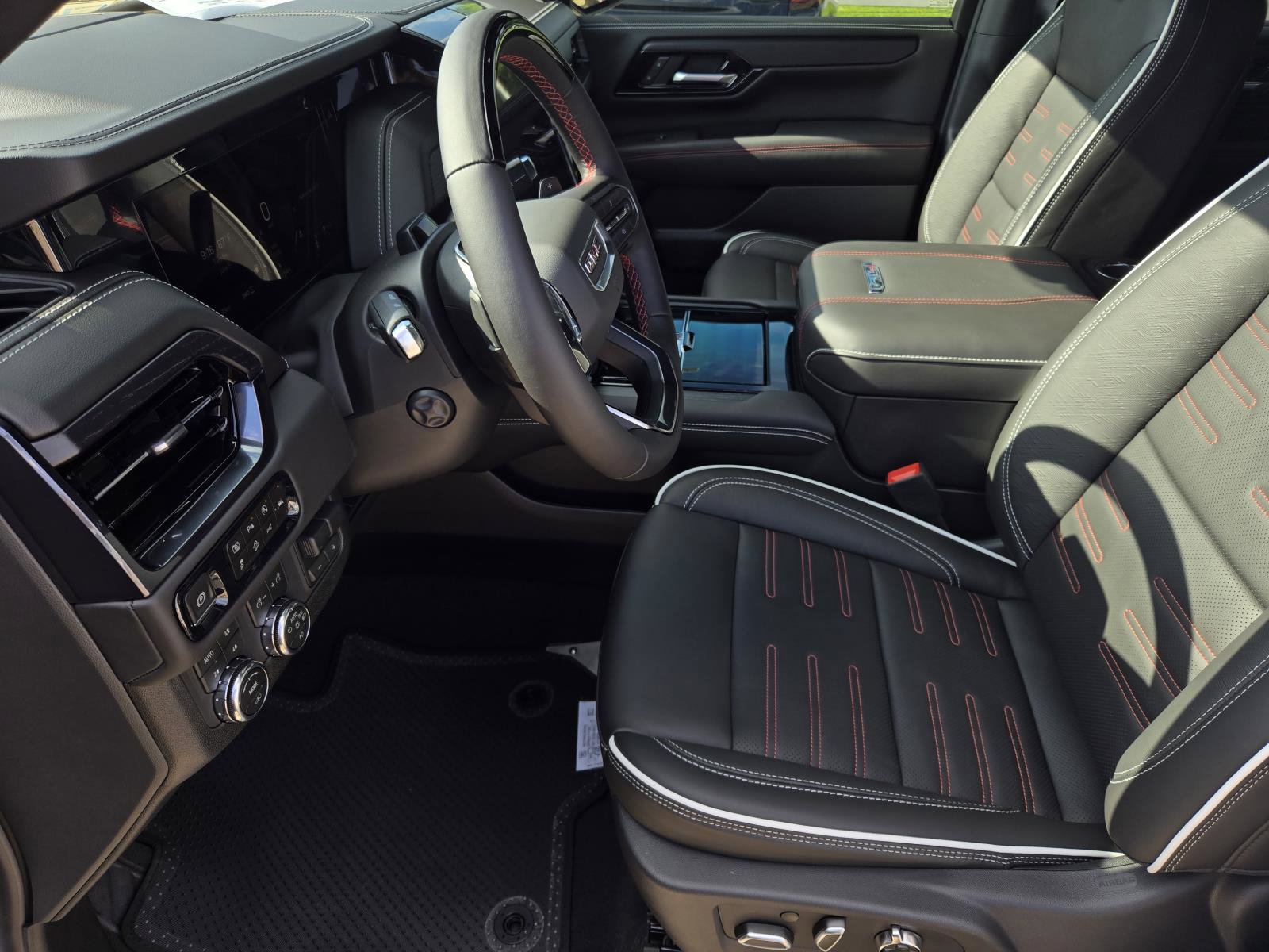 New 2026 GMC Yukon AT4 Ultimate AWD/4WD image 9
