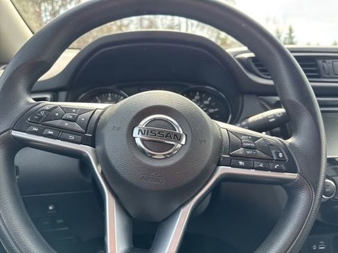 Used 2020 Nissan Rogue SV image 10
