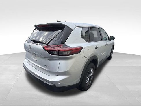 Used 2024 Nissan Rogue S AWD/4WD image 2