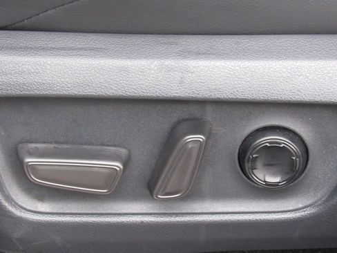 Certified 2025 Toyota 4Runner TRD Off-Road Premium image 12