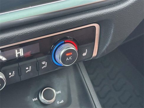 Used 2024 Audi Q3 2.0T Premium Plus image 33