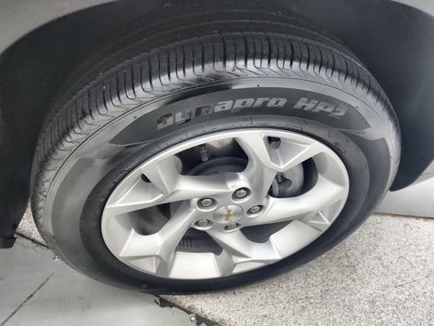 Used 2026 Chevrolet Trax LS w/ LS Convenience Package FWD image 36
