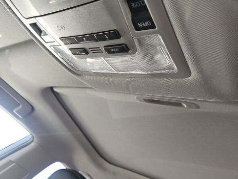 Used 2019 Toyota Highlander Limited image 8