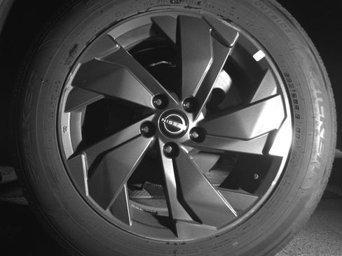Used 2025 Nissan Rogue SV FWD image 14