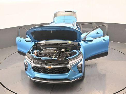 Used 2025 Chevrolet Trax LT image 68