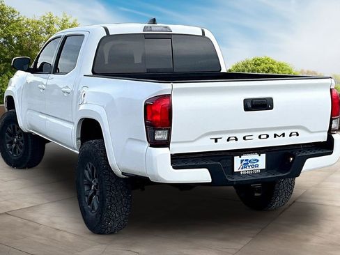 Used 2020 Toyota Tacoma SR5 w/ Technology Package AWD/4WD image 9