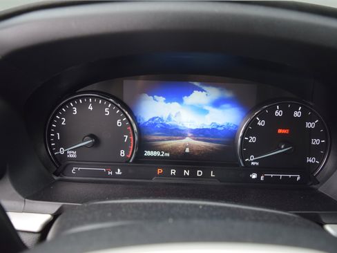 Used 2023 Ford Explorer XLT w/ Equipment Group 202A AWD/4WD image 11