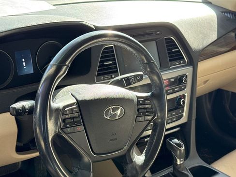 Used 2017 Hyundai Sonata Limited image 10