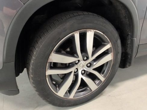 Used 2017 Honda Pilot Touring image 9