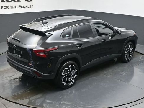 New 2026 Chevrolet Trax RS w/ Sunroof Package image 18