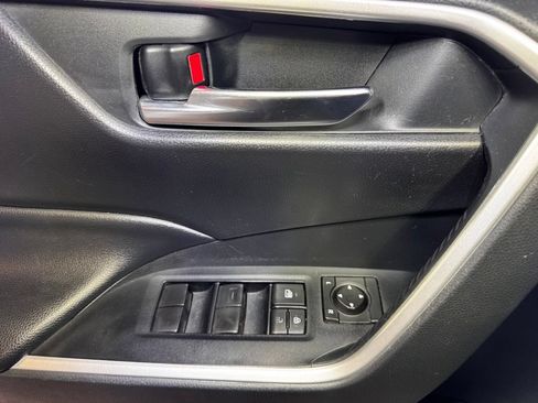 Used 2020 Toyota RAV4 XLE AWD/4WD image 20
