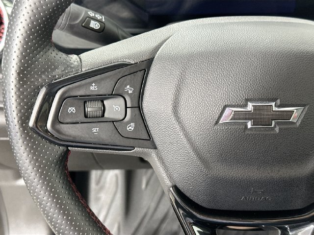 Used 2025 Chevrolet Trax RS w/ Sunroof Package FWD image 21
