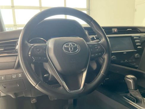 Used 2020 Toyota Camry SE w/ Carpet Mat Package FWD image 14