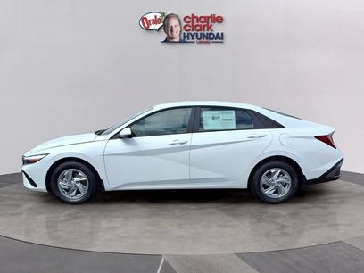 New 2026 Hyundai Elantra SE