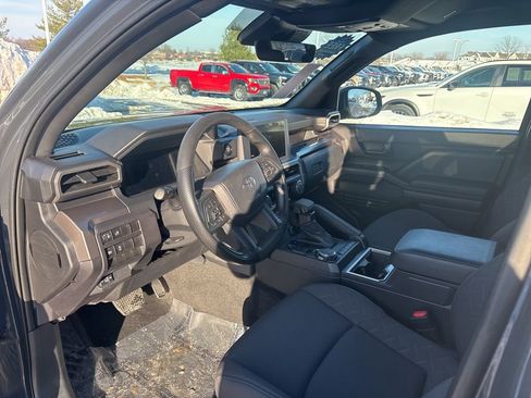 Used 2024 Toyota Tacoma 4x4 Double Cab image 15