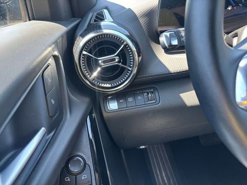 Used 2025 Chevrolet Equinox LT AWD/4WD image 34