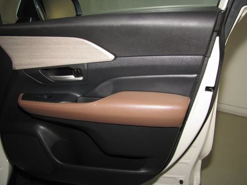 Used 2024 Toyota Grand Highlander Platinum image 22