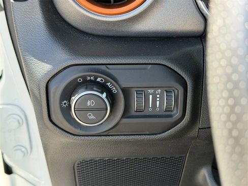 Used 2022 Jeep Gladiator Mojave w/ Cold Weather Group image 11