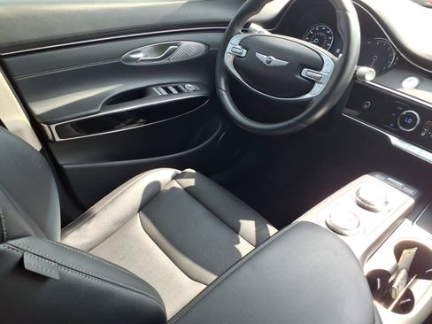 Used 2025 Genesis GV70 2.5T AWD/4WD image 16