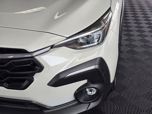 Used 2024 Subaru Crosstrek 2.5i Limited w/ Crosstrek Mirror Package AWD/4WD image 9