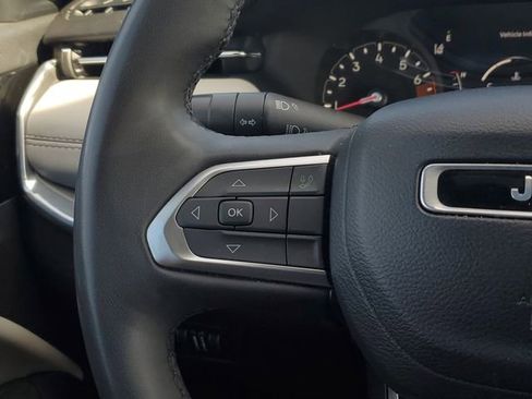 Used 2023 Jeep Compass Limited image 21