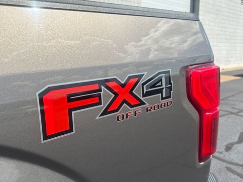 Used 2018 Ford F150 Lariat w/ Equipment Group 502A Luxury AWD/4WD image 33