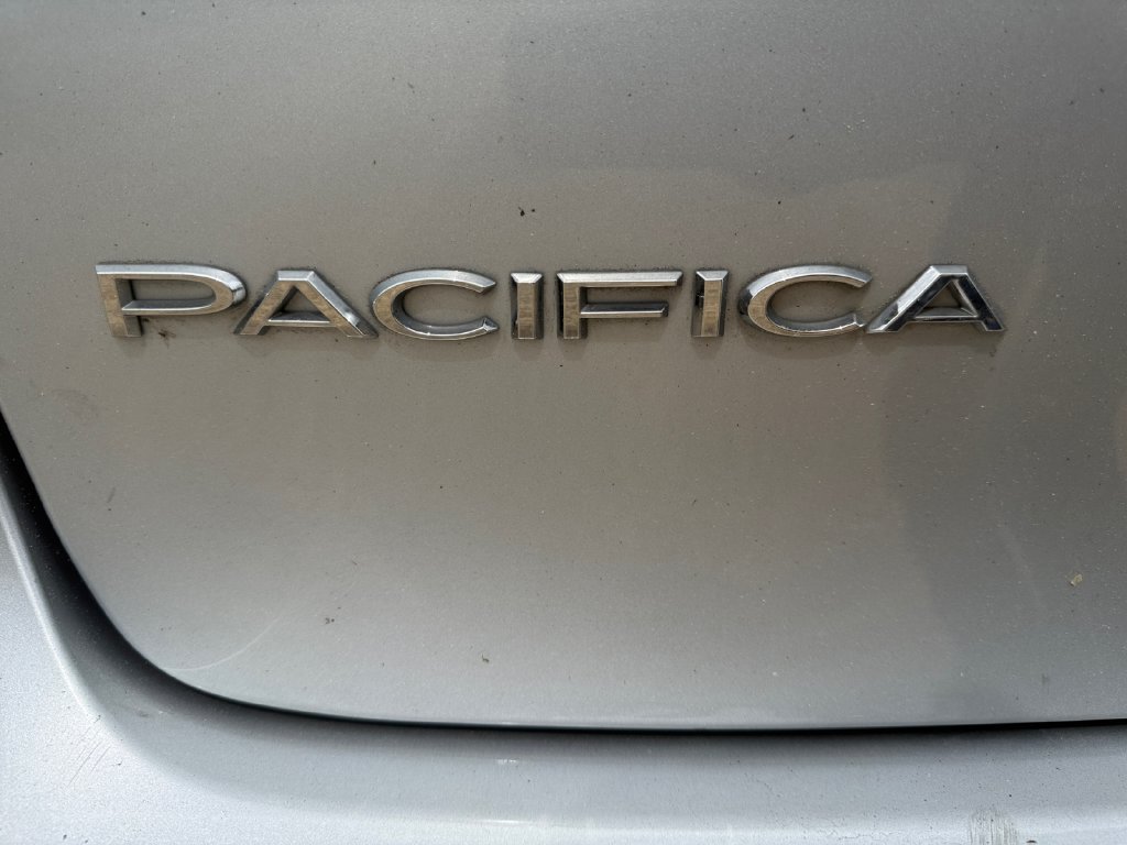 Used 2024 Chrysler Pacifica Touring-L FWD image 45