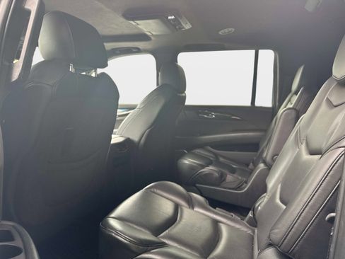 Used 2020 Cadillac Escalade ESV Platinum w/ Escalade Sport Edition AWD/4WD image 8