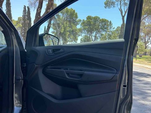 Used 2017 Ford Escape S image 29