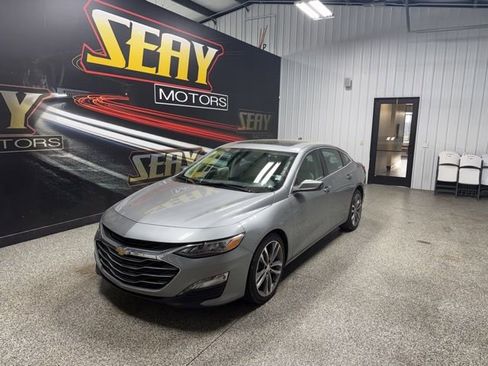 Used 2024 Chevrolet Malibu LT image 1