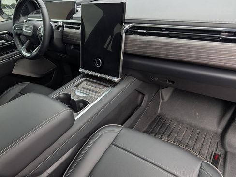 Used 2025 GMC Sierra EV Denali AWD/4WD image 36