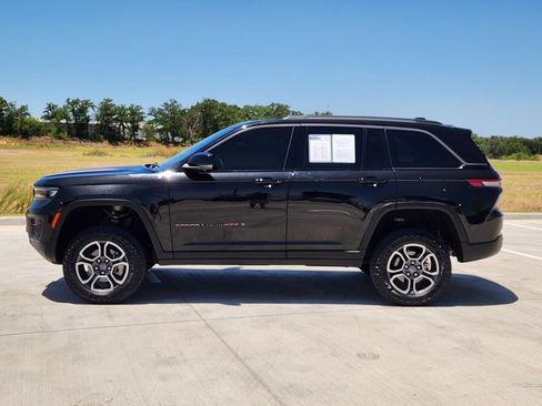 Used 2022 Jeep Grand Cherokee Trailhawk w/ ADV Protech Group II AWD/4WD image 3