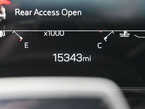 Used 2025 GMC Yukon XL Denali Ultimate w/ LPO, Floor Liner Package image 23