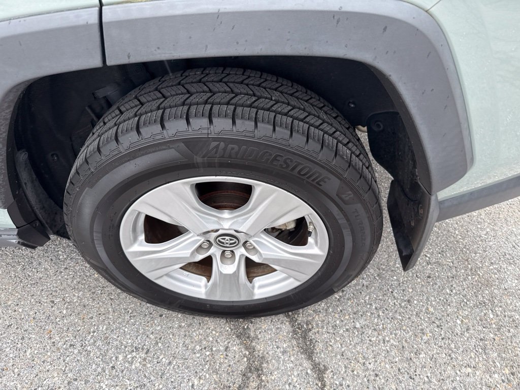 Used 2019 Toyota RAV4 XLE AWD/4WD image 15