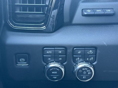 Used 2022 GMC Sierra 1500 AT4 w/ AT4 Premium Package image 43