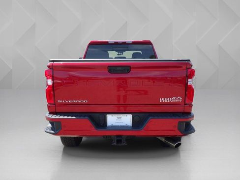 Used 2024 Chevrolet Silverado 2500 High Country w/ Technology Package AWD/4WD image 4