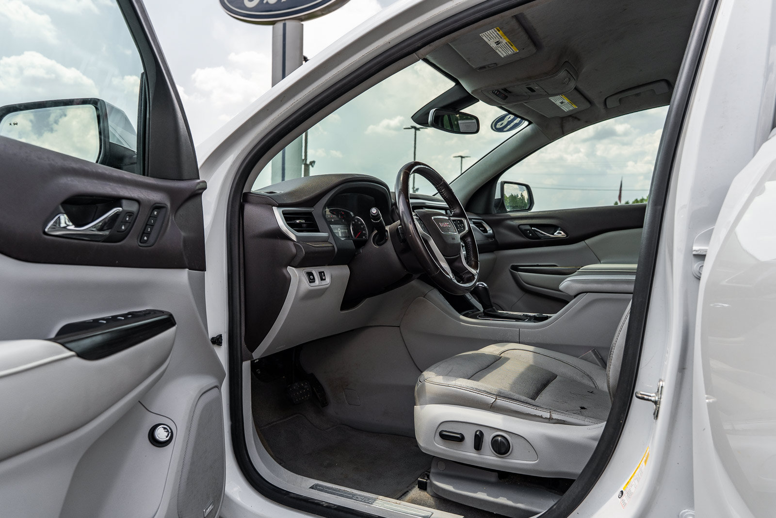 Used 2018 GMC Acadia SLT FWD image 19