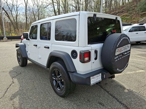 Used 2023 Jeep Wrangler Unlimited Sport AWD/4WD image 5