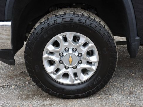 Certified 2024 Chevrolet Silverado 3500 LTZ w/ LTZ Premium Package image 16